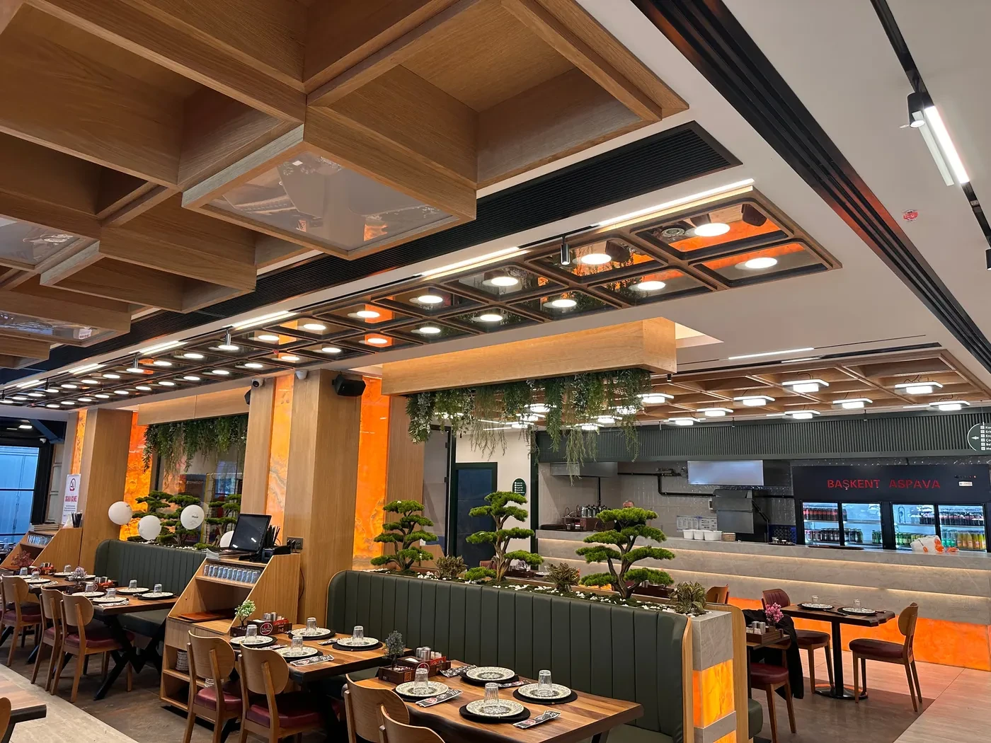 Başkent ASPAVA Ataşehir restoranının iç görünümü