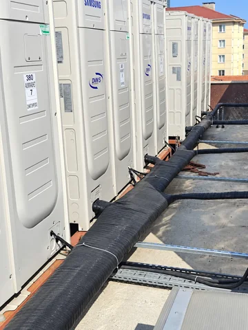 Esenyurt Belediyesi Kapalı Yüzme Havuzu VRF dış ünitelerinin çatı üzerindeki montajı. Esenyurt Belediyesi Kapalı Yüzme Havuzu VRF dış ünitelerinin çatı üzerindeki montajı.