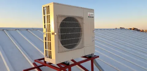 VRF dış ünitesinin kaide bağlantılarını tamamladık.
