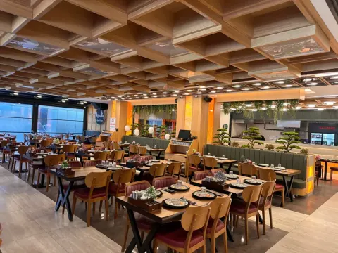 Restoranın VRF klima ve havalandırma sistemlerini kurduk.