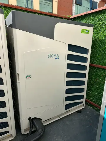 VRF dış ünitelerini yerleştirip yalıtımlı boru bağlantılarını yaptık.