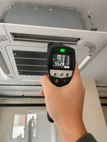 Kaset tipi klima iç ünitesinin hava çıkışında sıcaklık ölçümü yaptık.