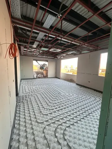 Ofis alanına yerden ısıtma borularını döşedik.