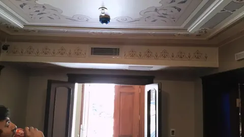 Ferman Konak Hotel — Oda girişinin üzerindeki kanallı VRF alın menfezi. Ferman Konak Hotel — Oda girişinin üzerindeki kanallı VRF alın menfezi.
