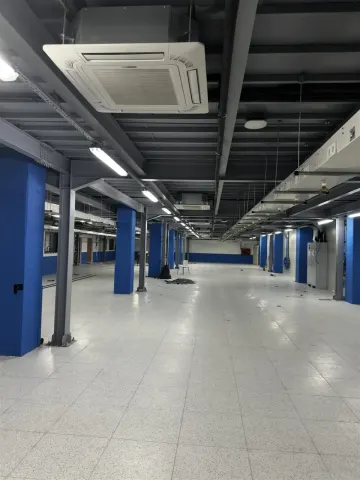 Alanın kaset tipi VRF iç ünitelerini kurduk.