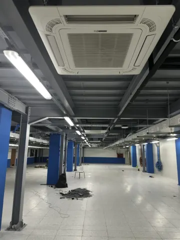 Kaset tipi klima iç ünitesini kurduk.
